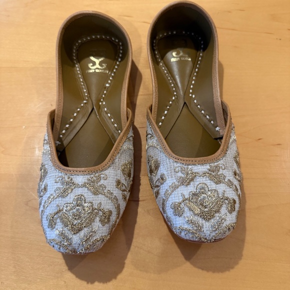 Handcrafted Jutis - Picture 5 of 6